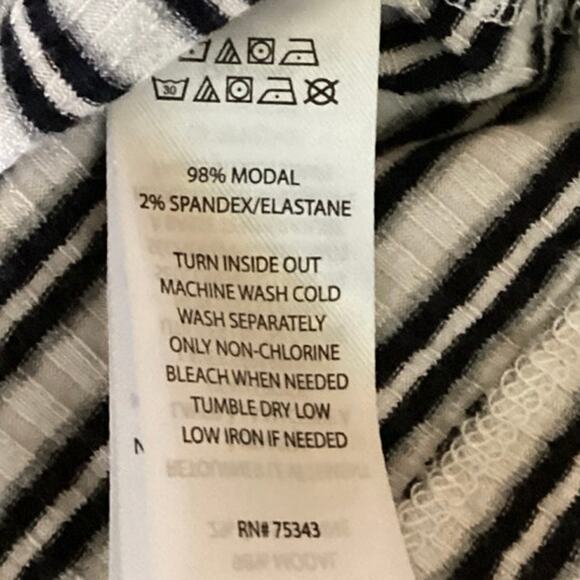 Max Studio Black White Knit Striped Short Sleeve Slim Fit Tee T-shirt Top Size M - Picture 4 of 4